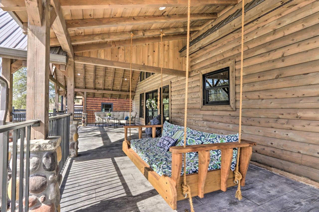 Riverfront Cabin With Hot Tub - 3 Miles To Dollywood พิเจนฟอร์จ ภายนอก รูปภาพ