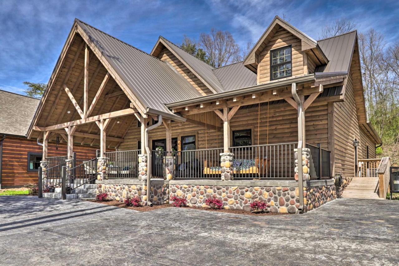 Riverfront Cabin With Hot Tub - 3 Miles To Dollywood พิเจนฟอร์จ ภายนอก รูปภาพ