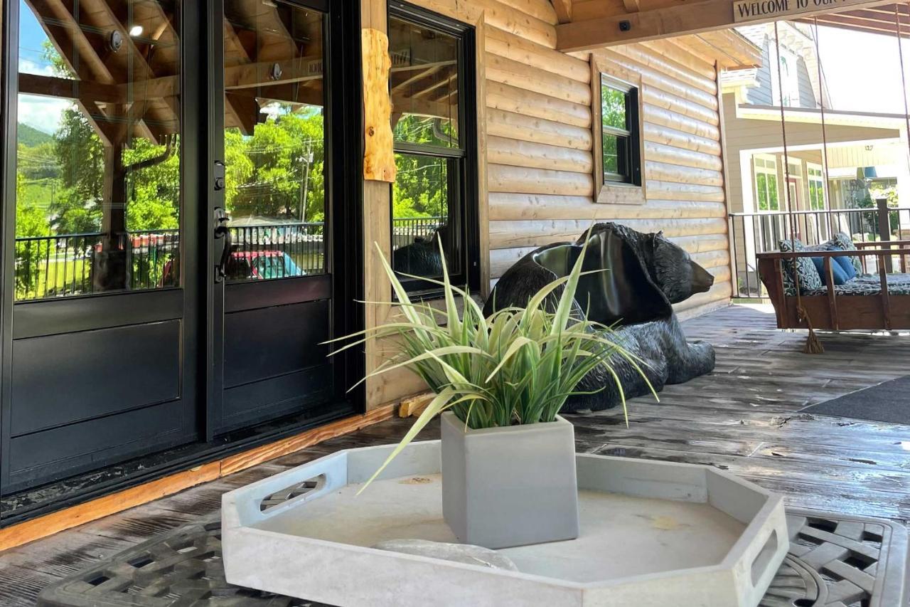 Riverfront Cabin With Hot Tub - 3 Miles To Dollywood พิเจนฟอร์จ ภายนอก รูปภาพ