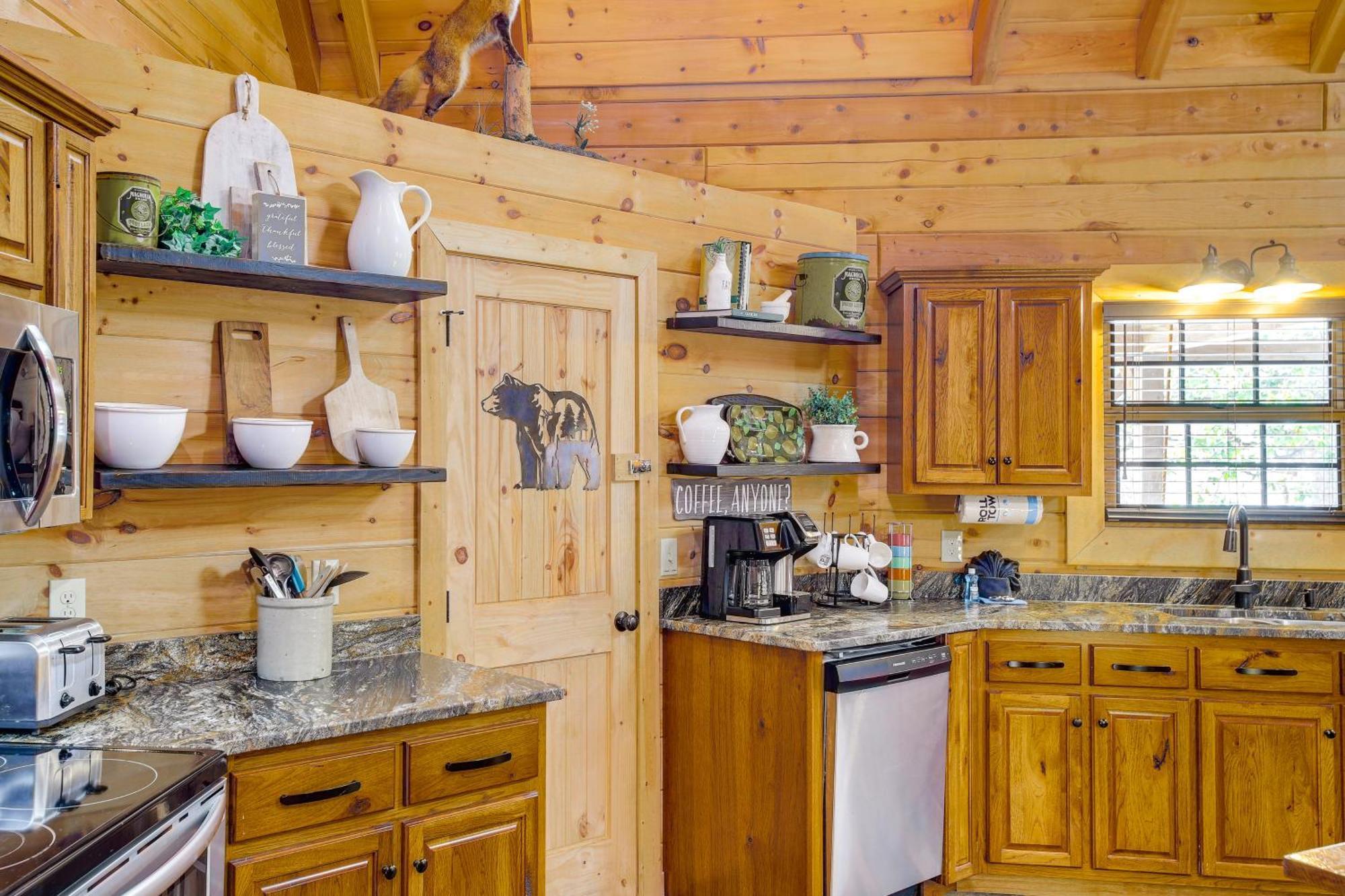 Riverfront Cabin With Hot Tub - 3 Miles To Dollywood พิเจนฟอร์จ ภายนอก รูปภาพ