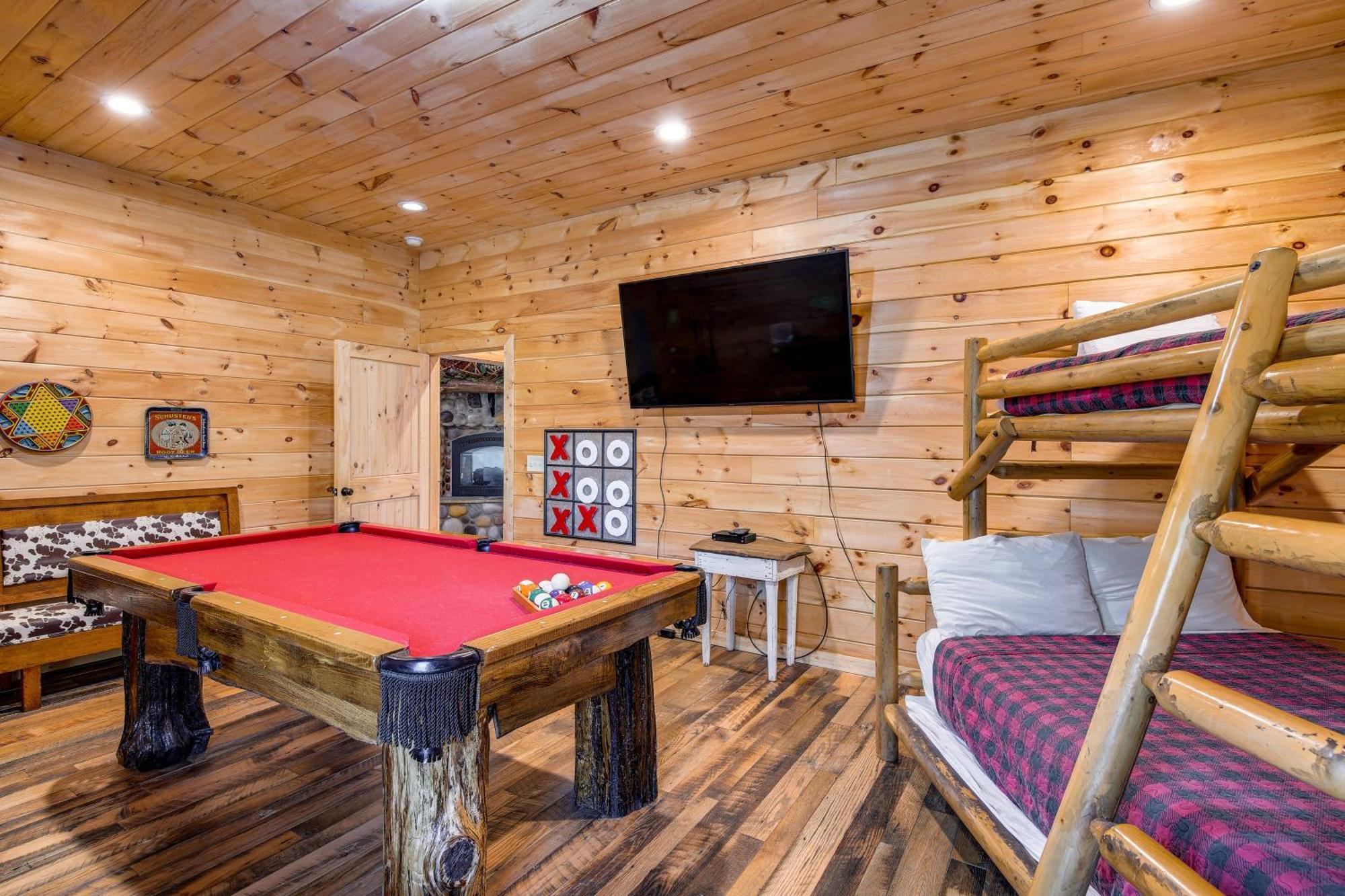 Riverfront Cabin With Hot Tub - 3 Miles To Dollywood พิเจนฟอร์จ ภายนอก รูปภาพ