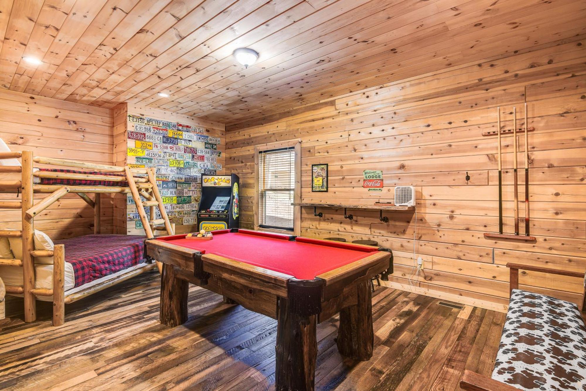 Riverfront Cabin With Hot Tub - 3 Miles To Dollywood พิเจนฟอร์จ ภายนอก รูปภาพ