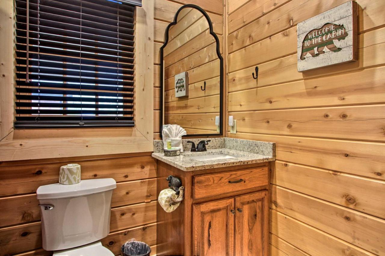 Riverfront Cabin With Hot Tub - 3 Miles To Dollywood พิเจนฟอร์จ ภายนอก รูปภาพ