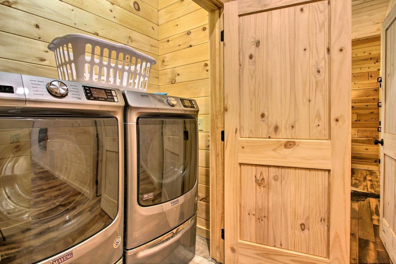 Riverfront Cabin With Hot Tub - 3 Miles To Dollywood พิเจนฟอร์จ ภายนอก รูปภาพ